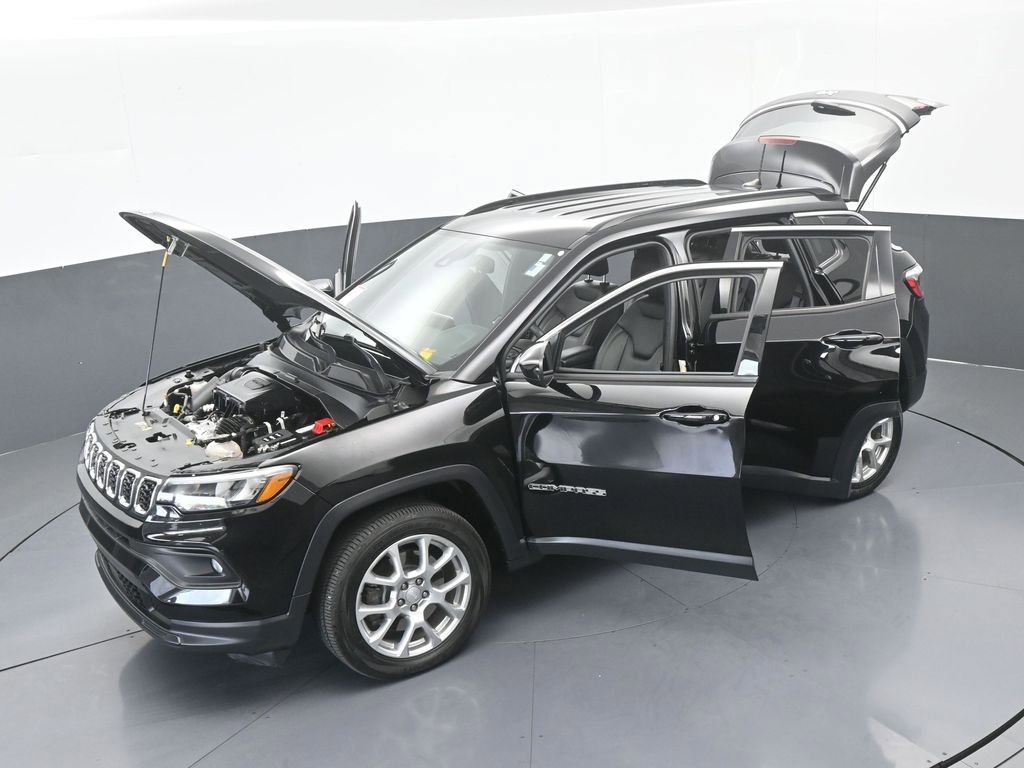 Used 2024 Jeep Compass Latitude image 58