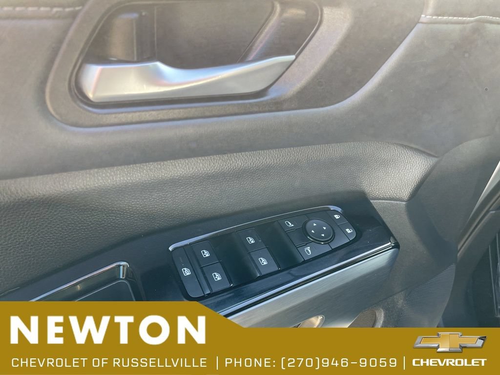 Used 2025 Nissan Pathfinder SL AWD/4WD image 6
