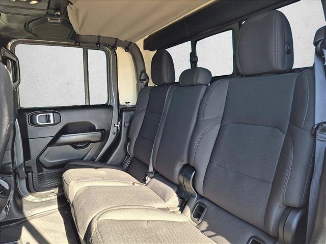 Used 2020 Jeep Gladiator Overland AWD/4WD image 25