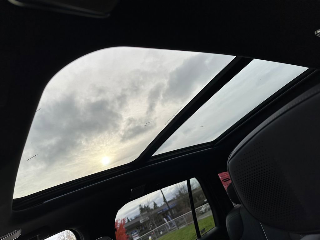 Used 2026 Cadillac Vistiq Sport image 24