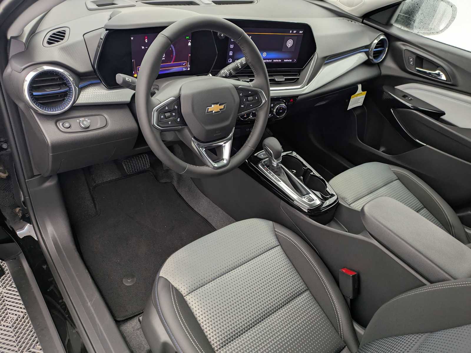 New 2026 Chevrolet Trax LT FWD image 2