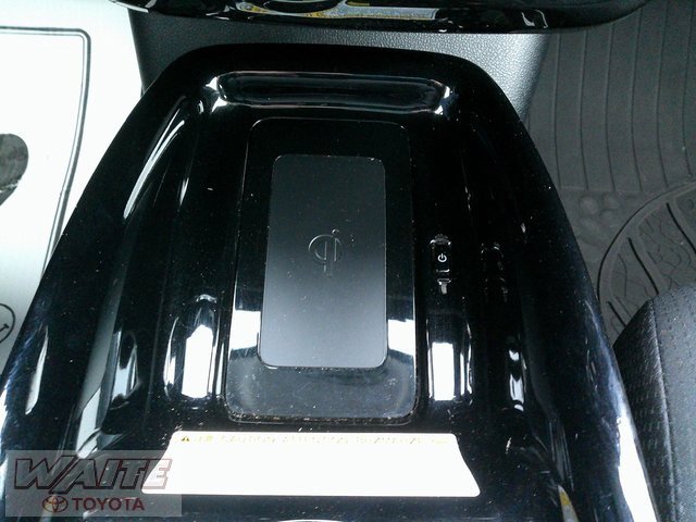 Used 2017 Toyota Prius Three image 16