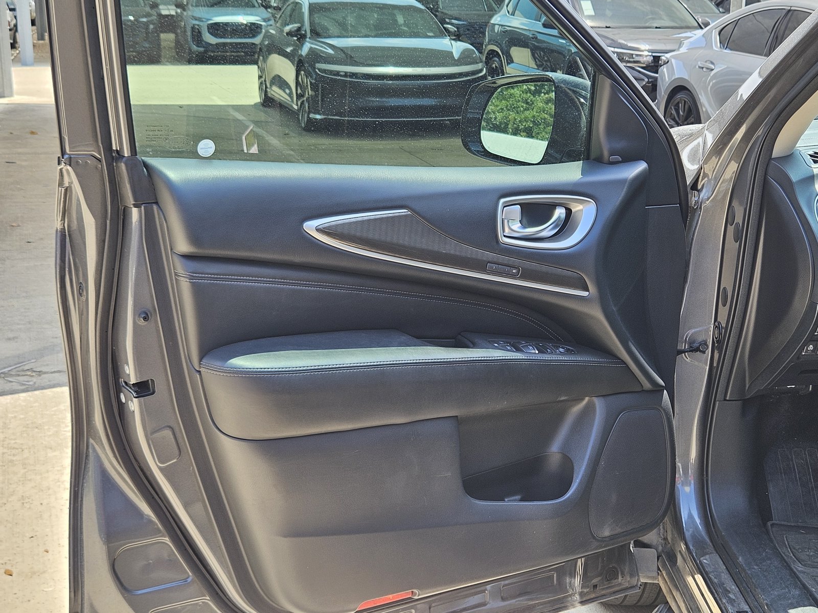 Used 2018 INFINITI QX60 FWD w/ Premium Plus Package image 11