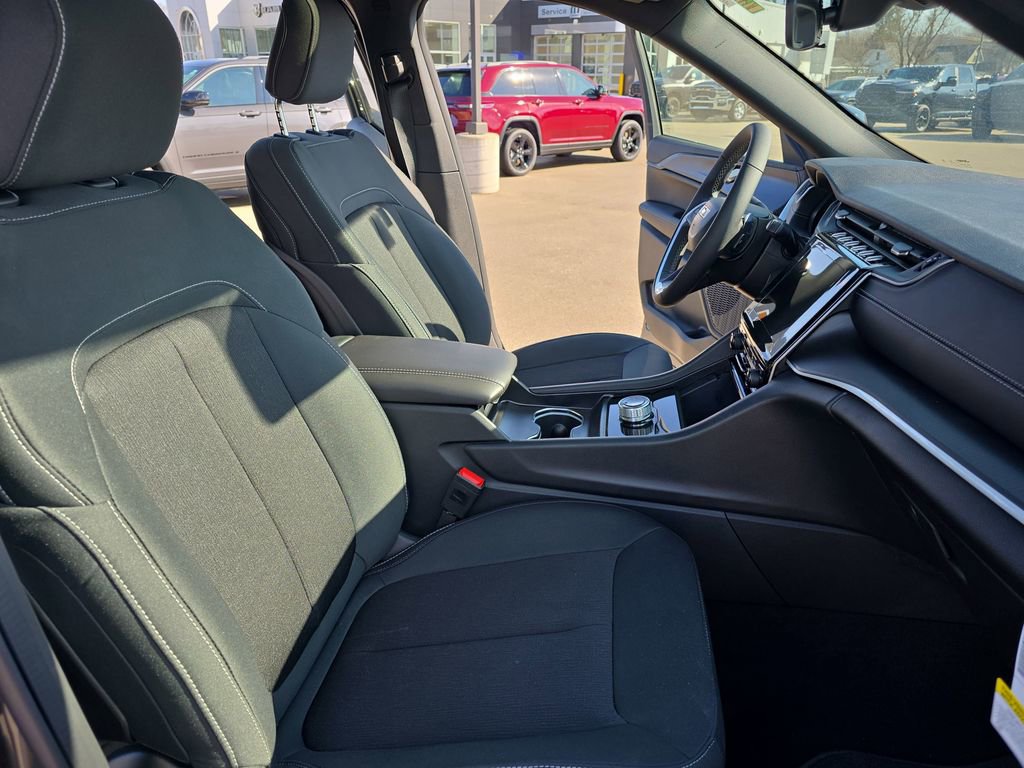 New 2026 Jeep Grand Cherokee L 4WD image 10