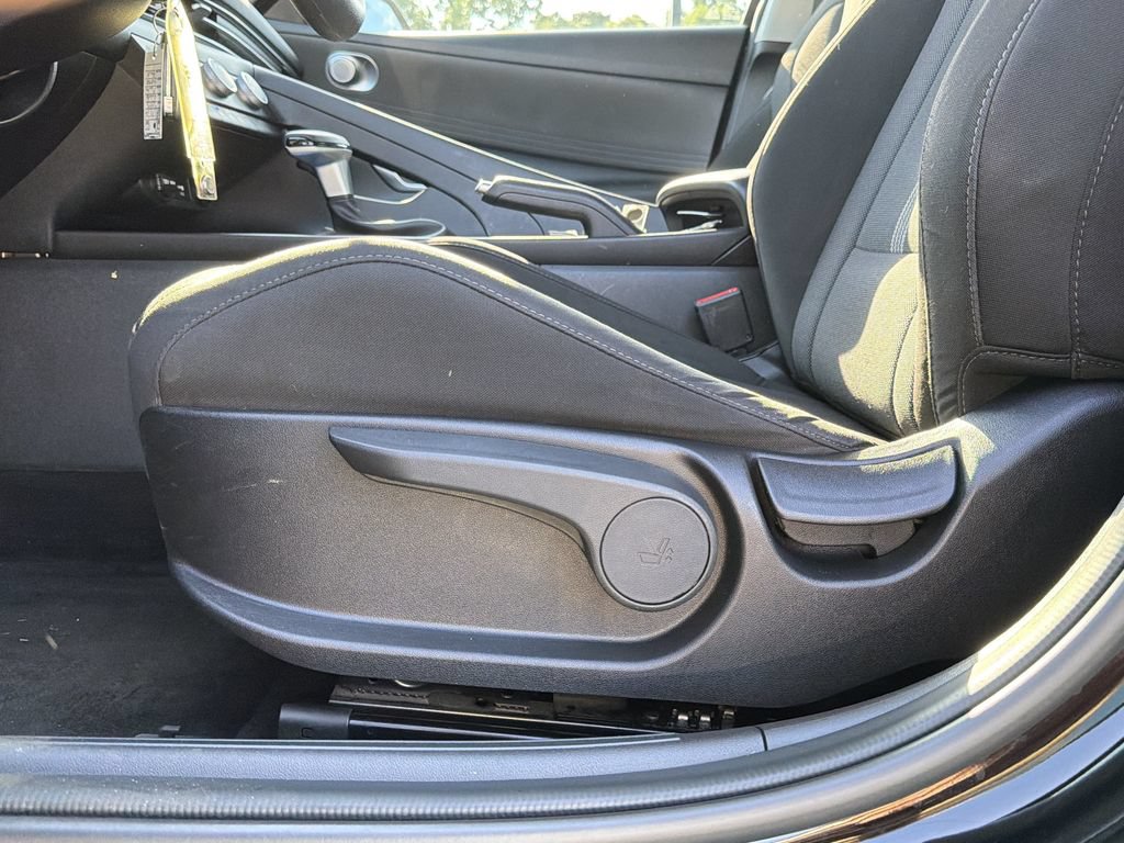 Used 2023 Hyundai Elantra SE FWD image 19