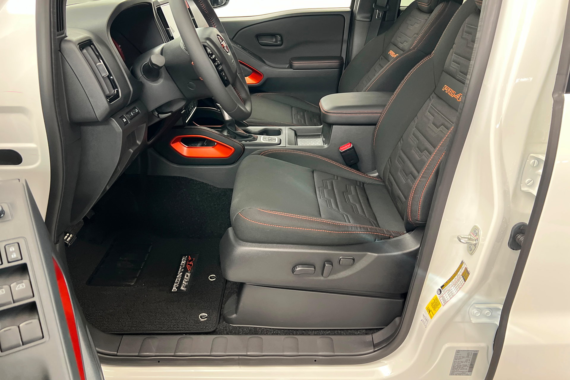 New 2026 Nissan Frontier PRO-4X w/ Tow Package AWD/4WD image 17