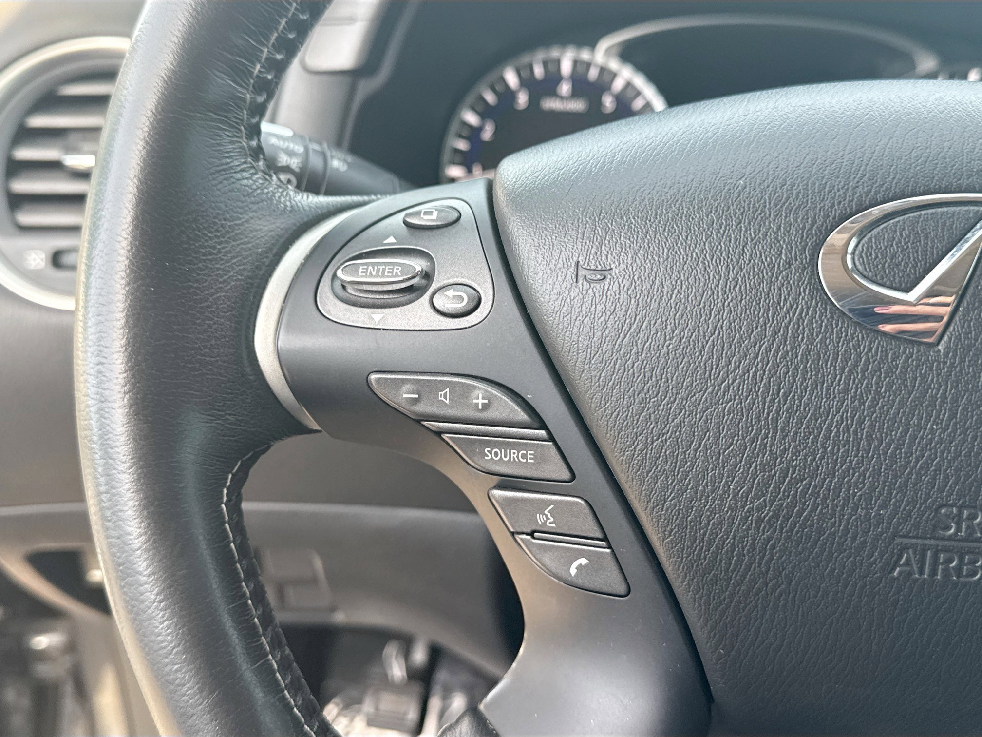 Used 2020 INFINITI QX60 Luxe w/ Essential Package image 39