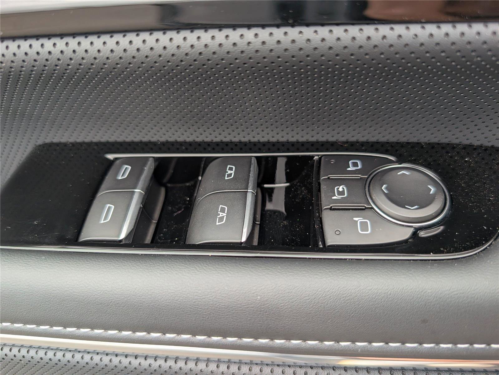 New 2025 GMC Sierra EV Denali image 27