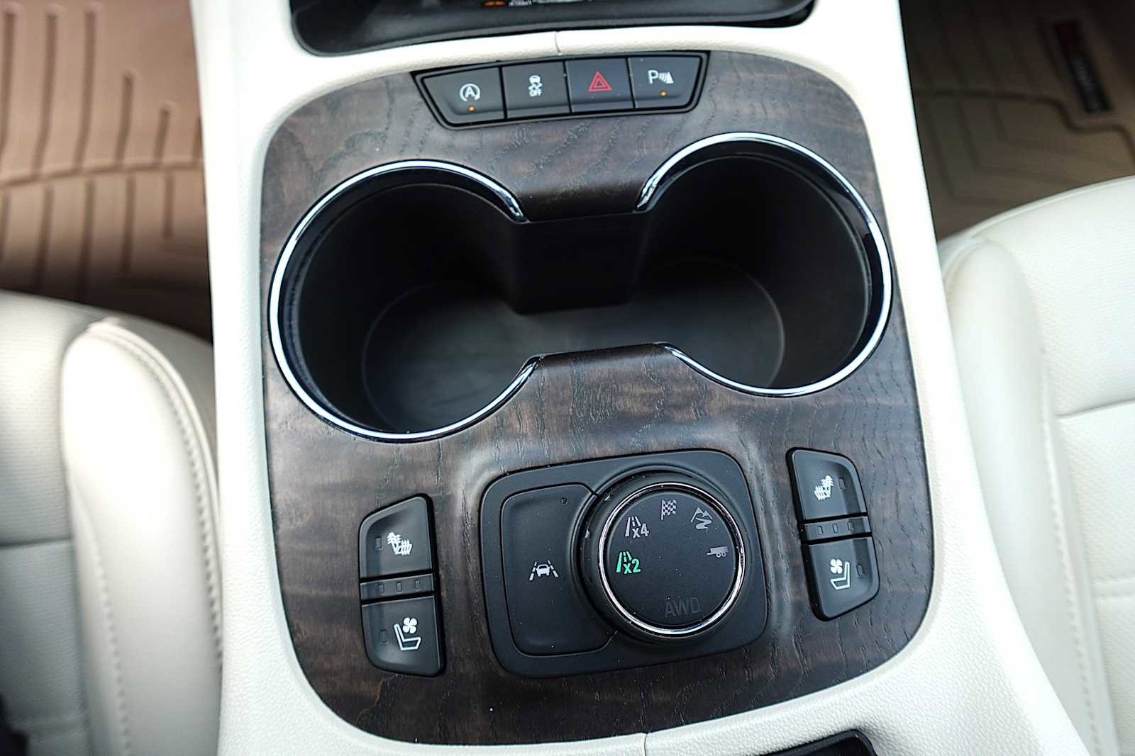 Used 2023 GMC Acadia Denali w/ Denali Ultimate Package AWD/4WD image 25