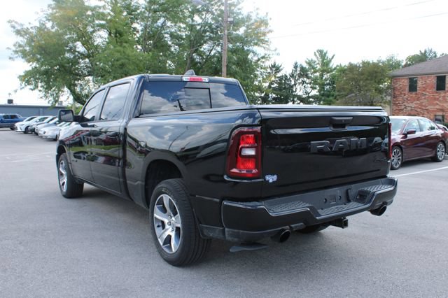 Used 2026 RAM 1500 Express AWD/4WD image 38