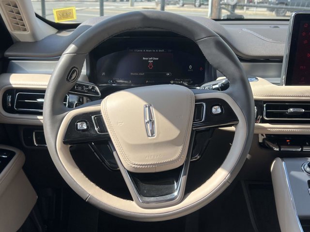 Used 2024 Lincoln Aviator AWD w/ Premium Package image 14
