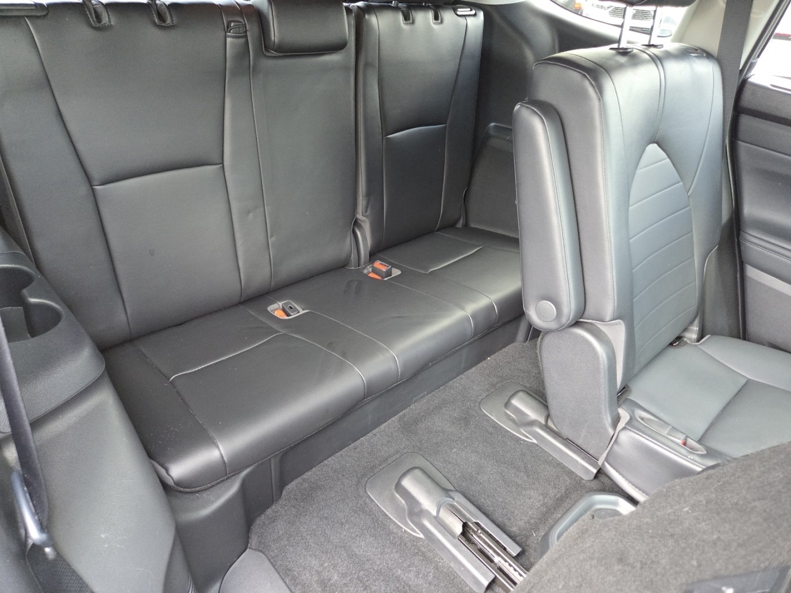 Used 2022 Toyota Highlander XLE AWD/4WD image 31