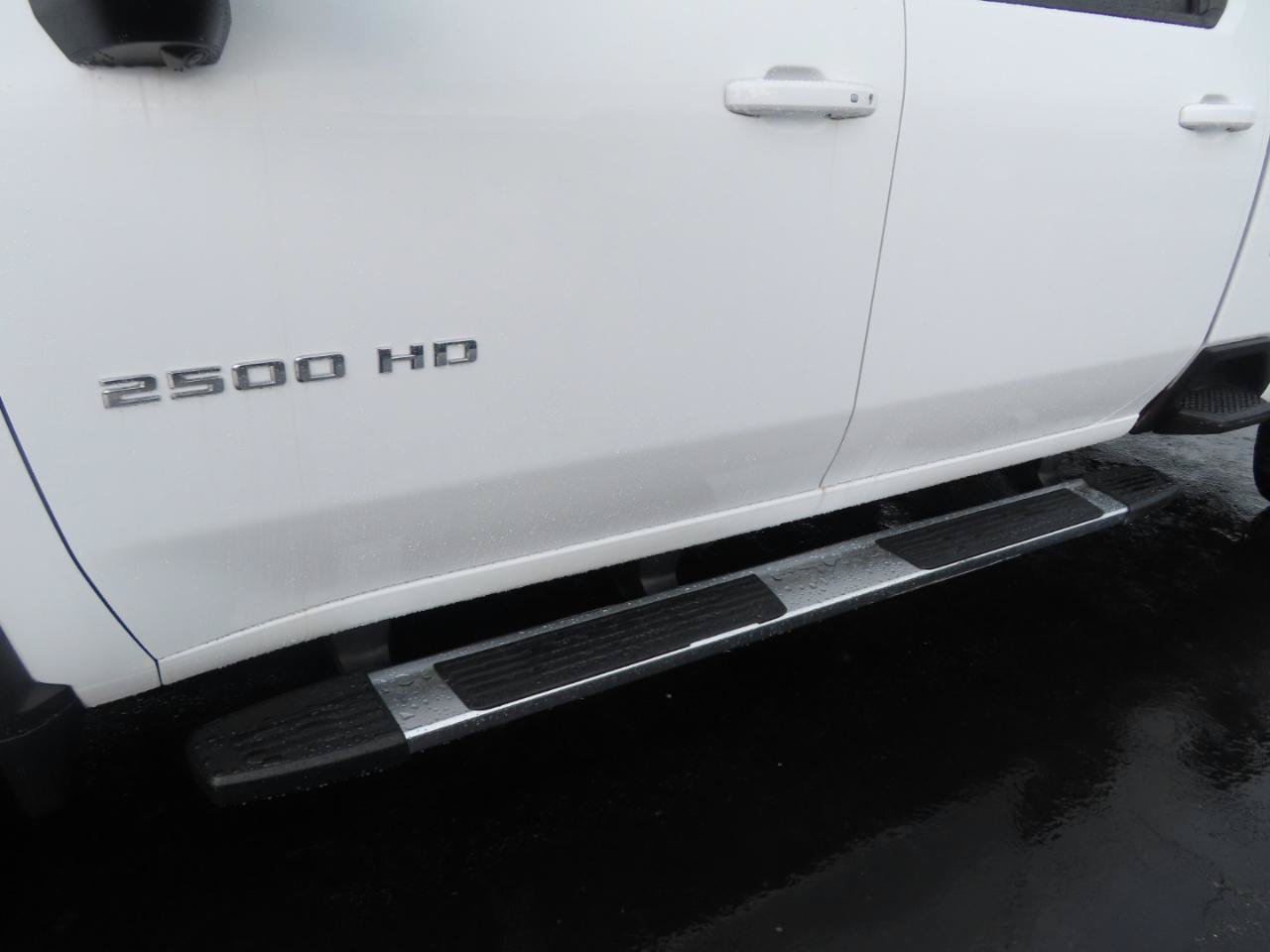 Used 2024 Chevrolet Silverado 2500 LT AWD/4WD image 14