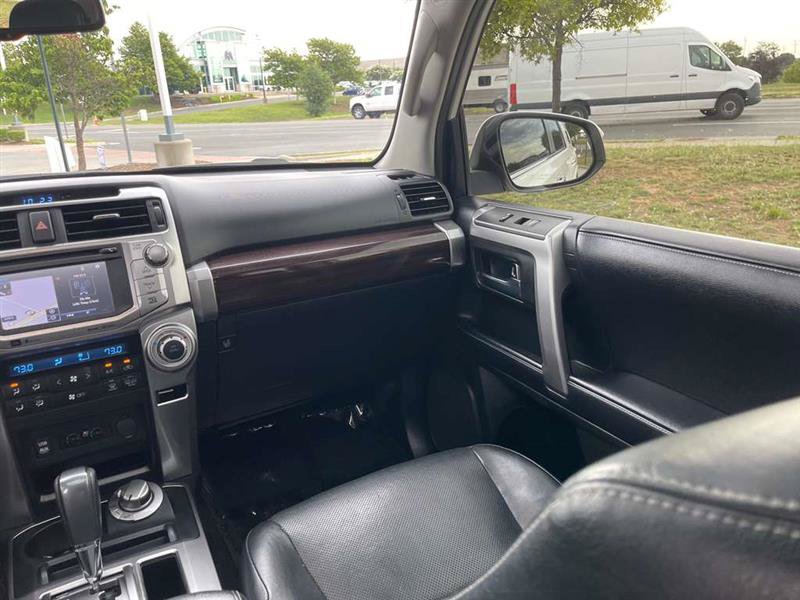 Used 2018 Toyota 4Runner Limited AWD/4WD image 39