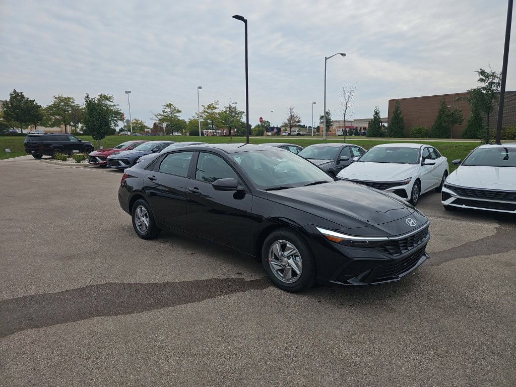 New 2026 Hyundai Elantra SE FWD image 7