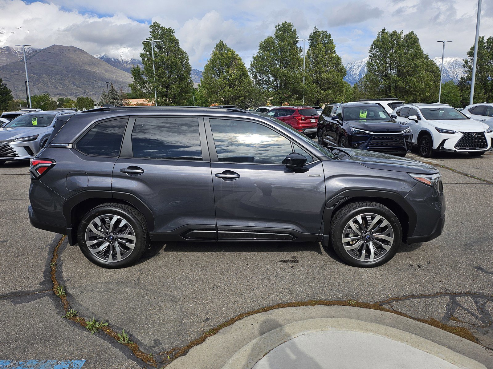 Used 2025 Subaru Forester Touring w/ Touring Package AWD/4WD image 4