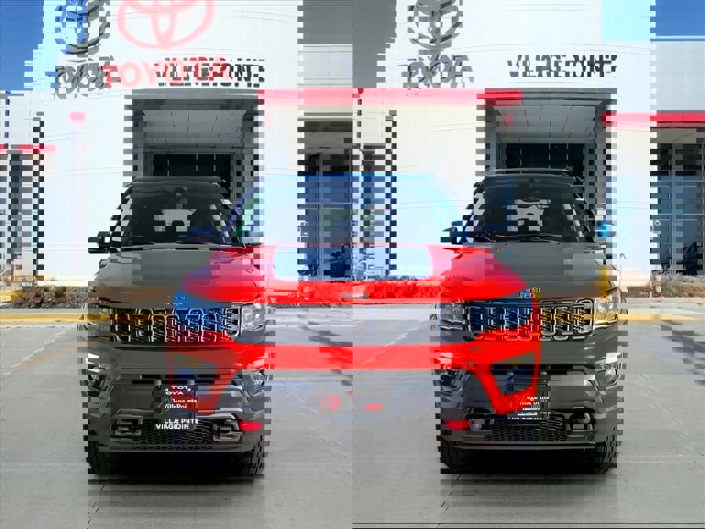 Used 2018 Jeep Compass Trailhawk w/ Leather Interior Group image 10