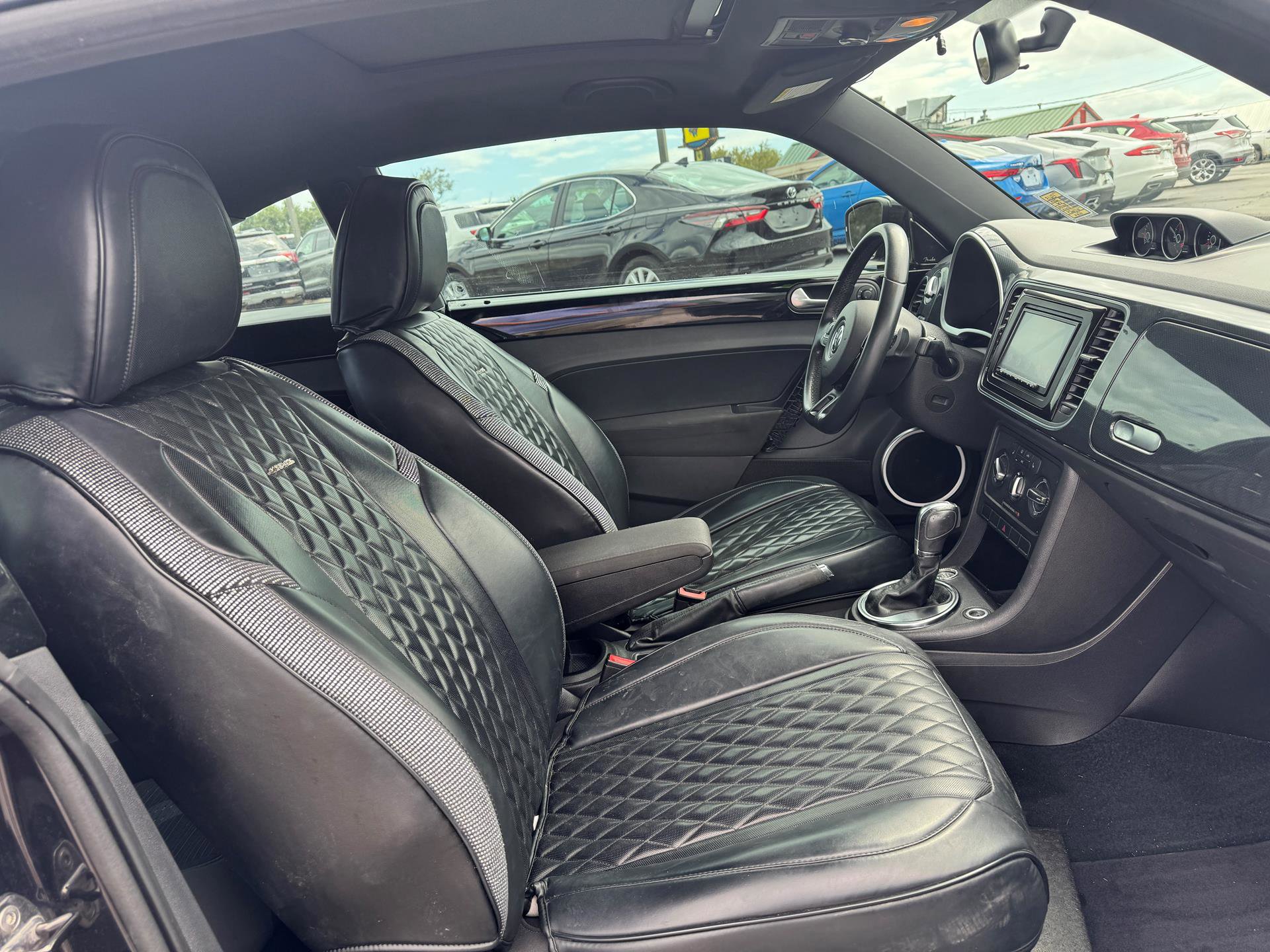 Used 2014 Volkswagen Beetle R-Line image 11