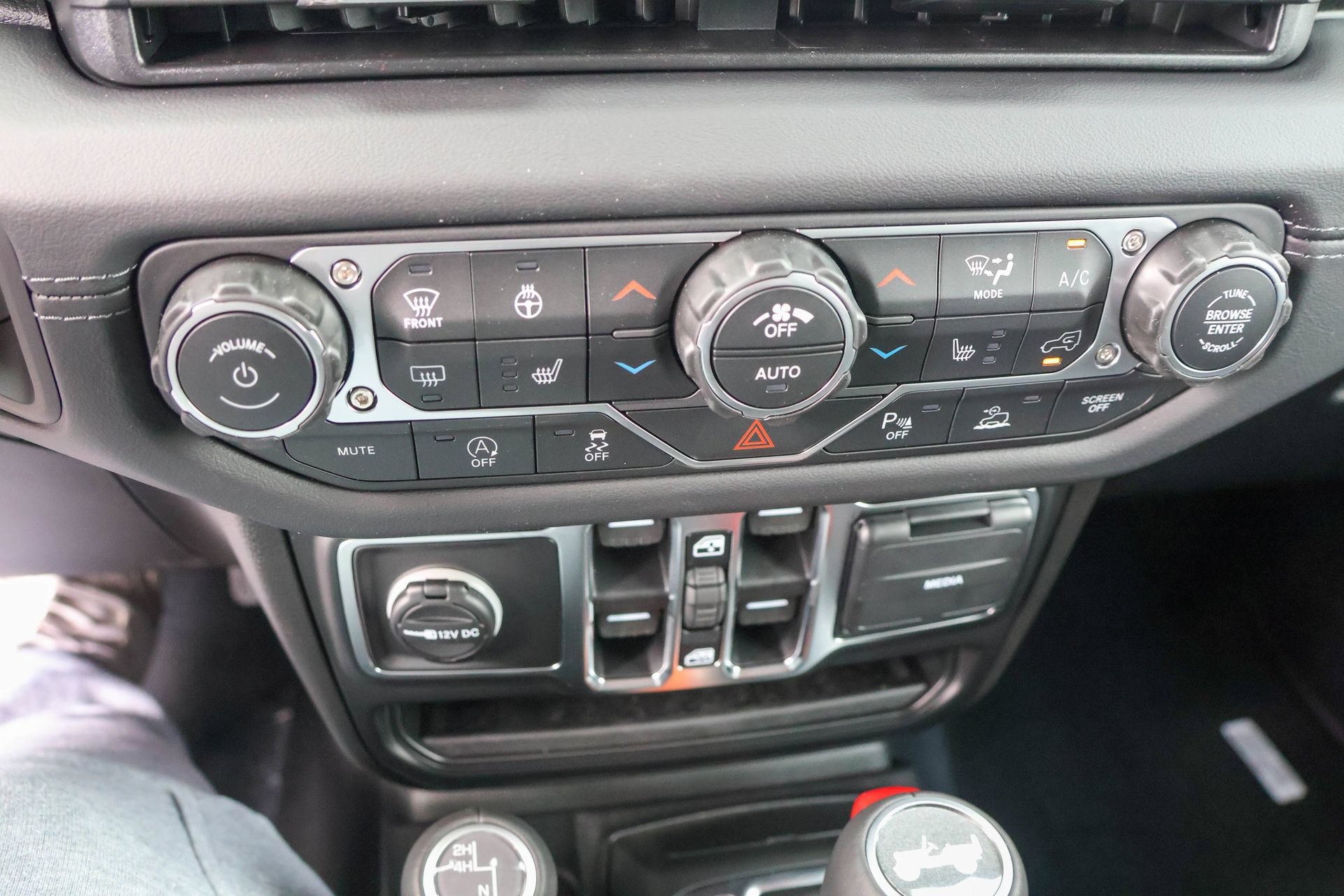 New 2026 Jeep Wrangler Unlimited Sahara AWD/4WD image 54