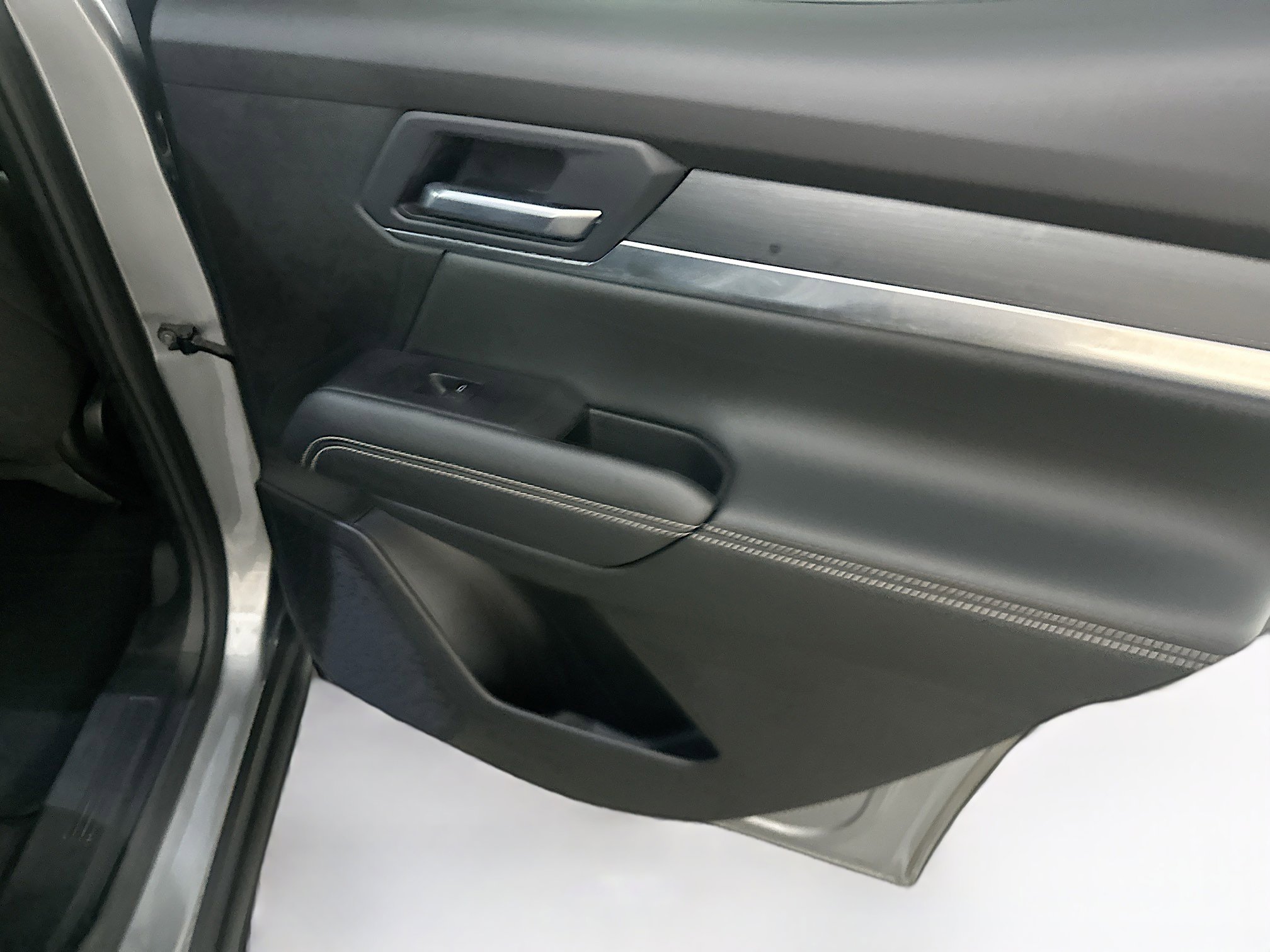 Used 2025 GMC Terrain Elevation image 28