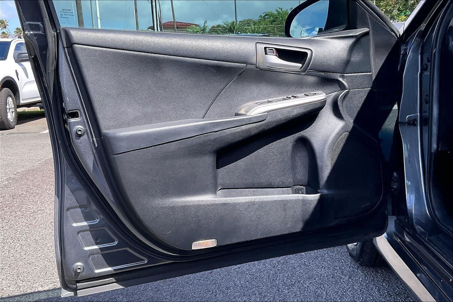 Used 2012 Toyota Camry SE FWD image 27