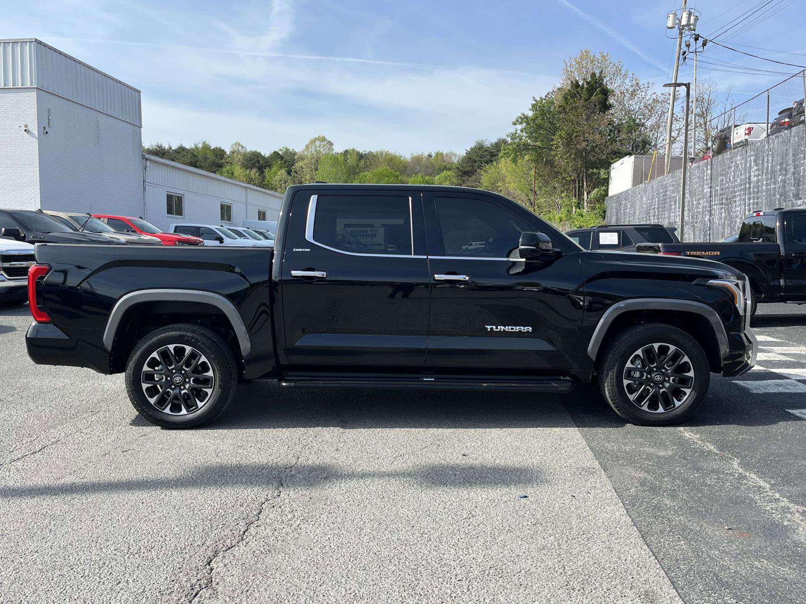 Used 2025 Toyota Tundra Limited image 8