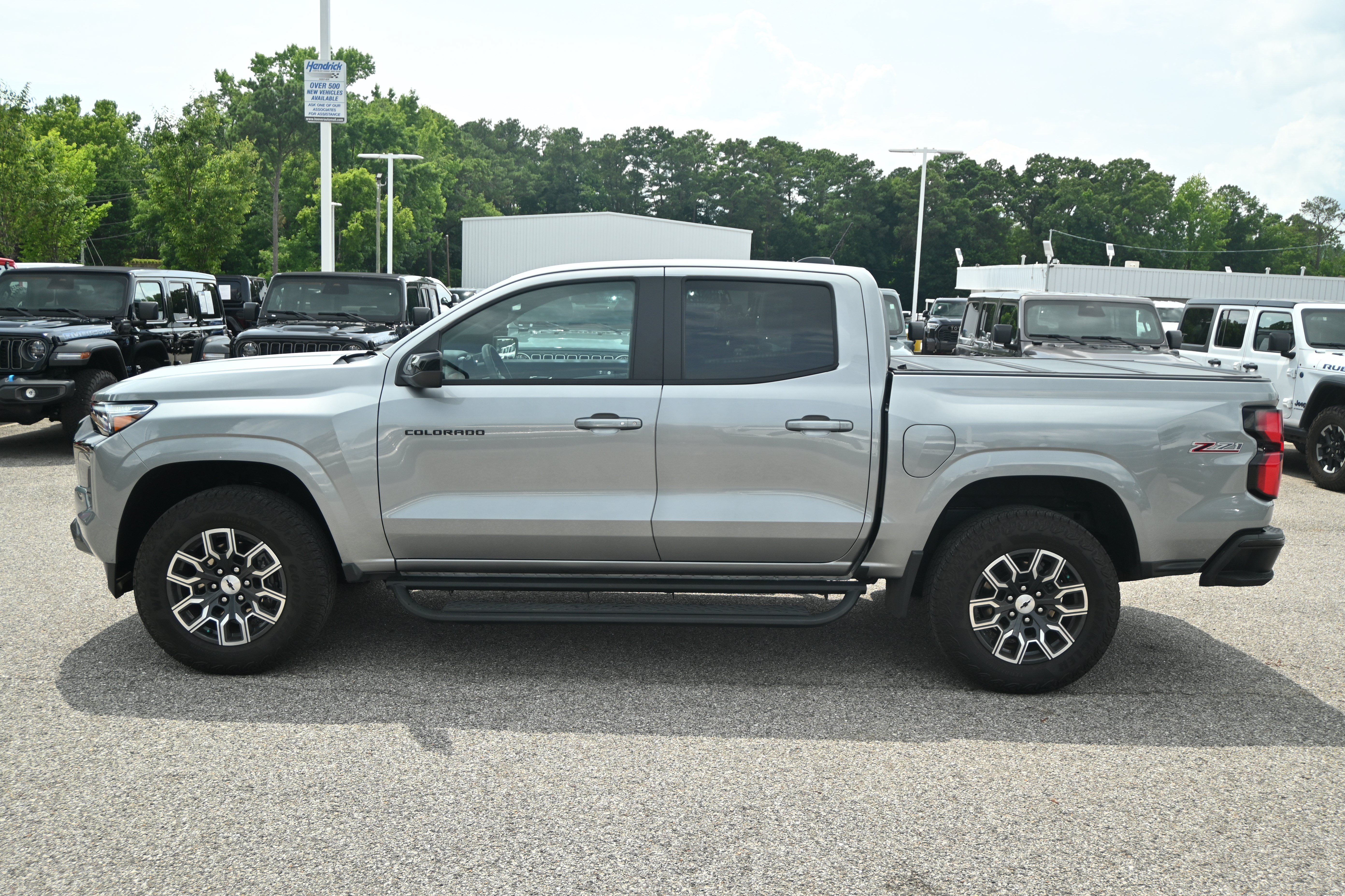 Used 2023 Chevrolet Colorado Z71 w/ Z71 Convenience Package 2 AWD/4WD image 7