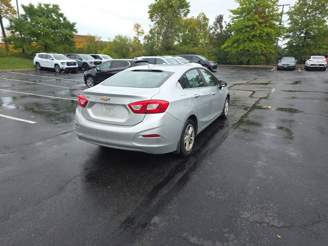 Used 2016 Chevrolet Cruze LT w/ Convenience Package FWD image 3