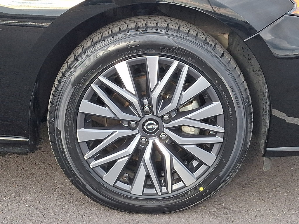 Used 2025 Nissan Altima 2.5 SV AWD/4WD image 8