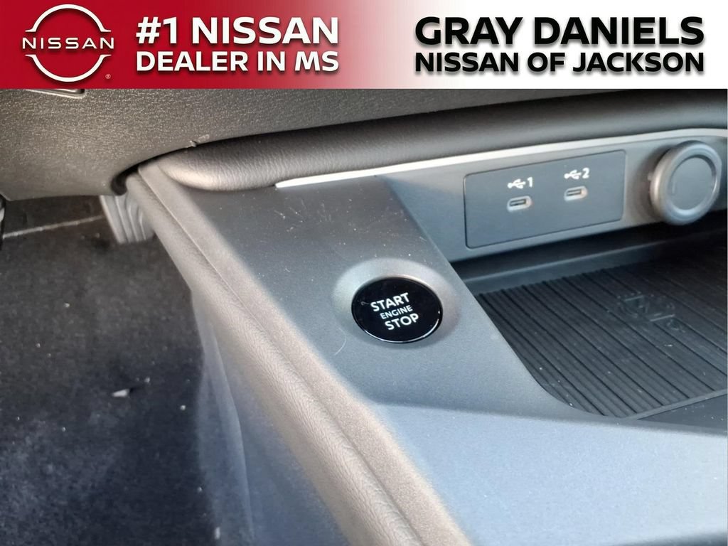 New 2026 Nissan Sentra SR w/ SR Premium Package FWD image 15