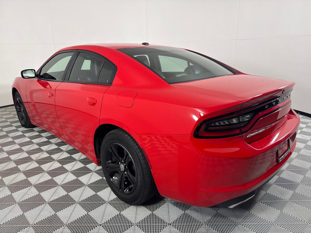 Used 2022 Dodge Charger SXT w/ Leather Interior Group image 8