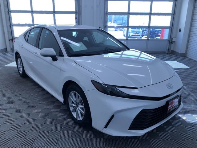 Used 2025 Toyota Camry LE image 36