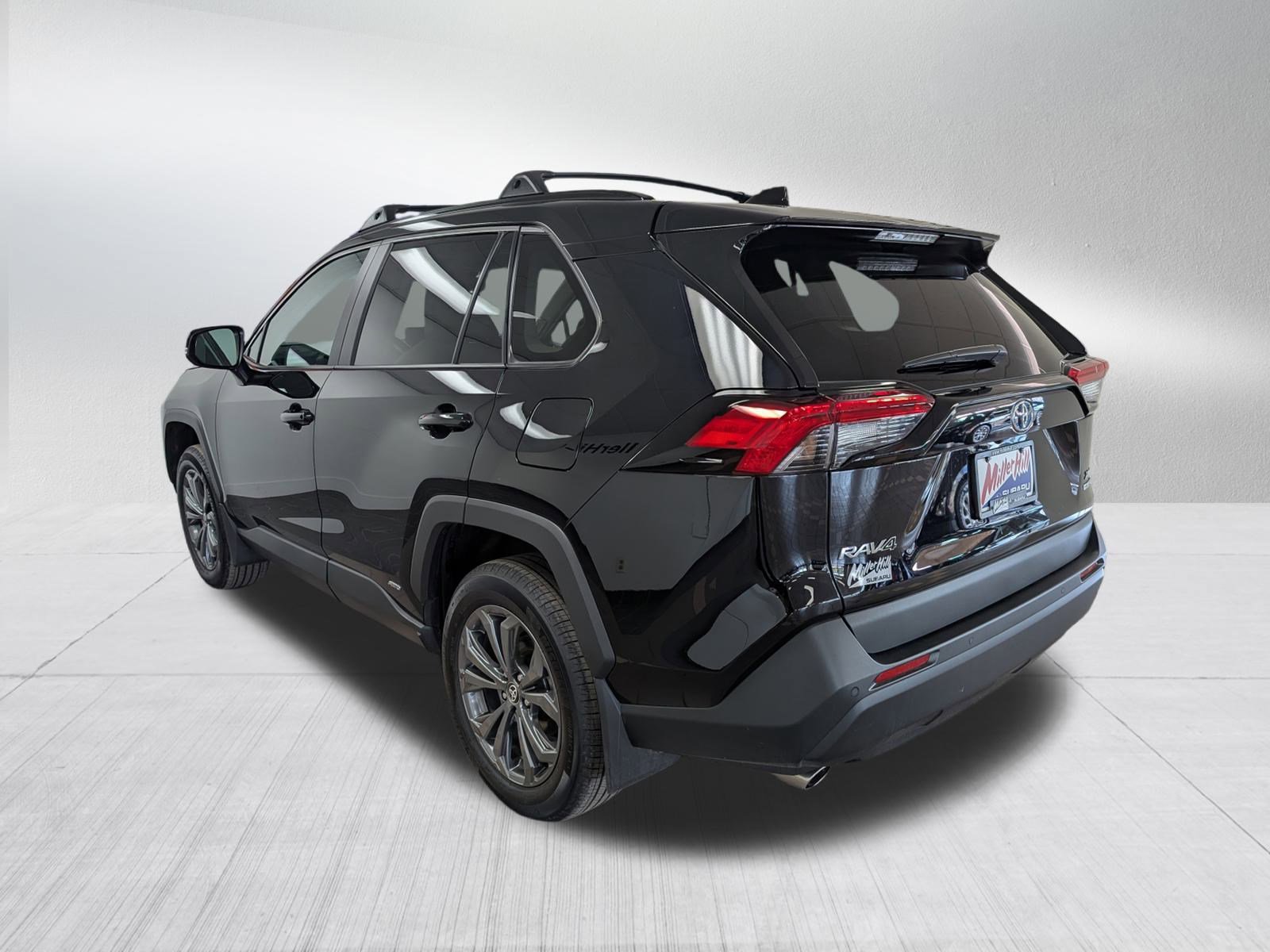 Used 2024 Toyota RAV4 XLE Premium w/ Weather Package image 22