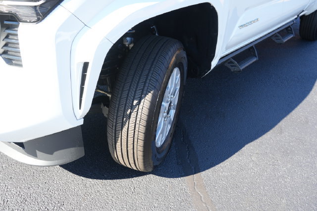 Used 2026 Toyota Tacoma SR5 AWD/4WD image 13