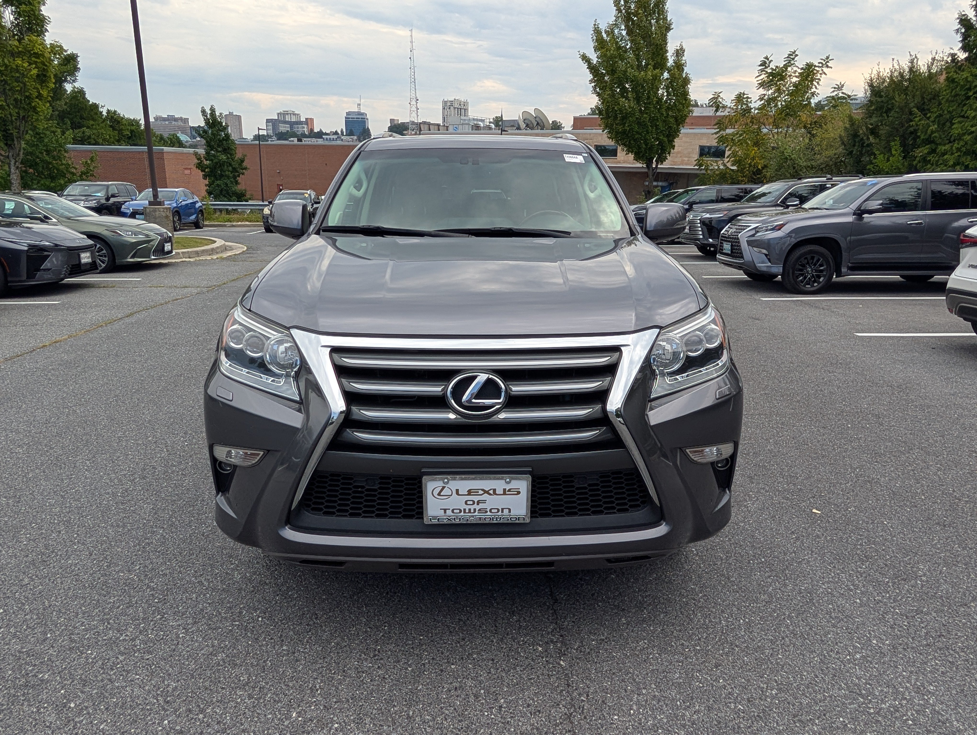 Used 2017 Lexus GX 460 Premium w/ Premium Package AWD/4WD image 6