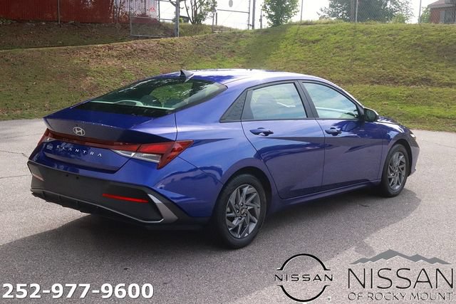 Used 2024 Hyundai Elantra SEL FWD image 7