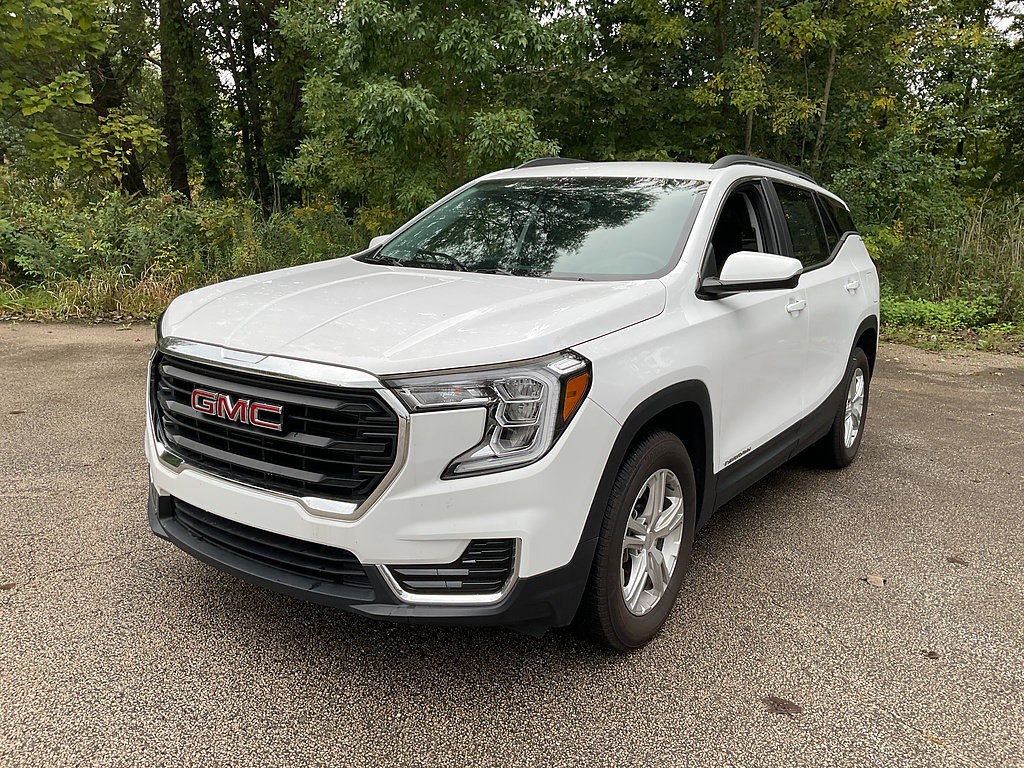 Used 2024 GMC Terrain SLE w/ Driver Convenience Package AWD/4WD image 3