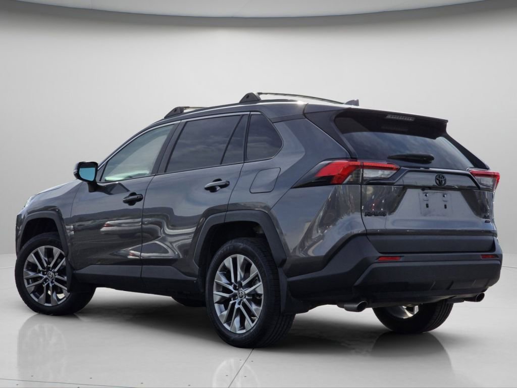 Used 2022 Toyota RAV4 XLE Premium AWD/4WD image 20