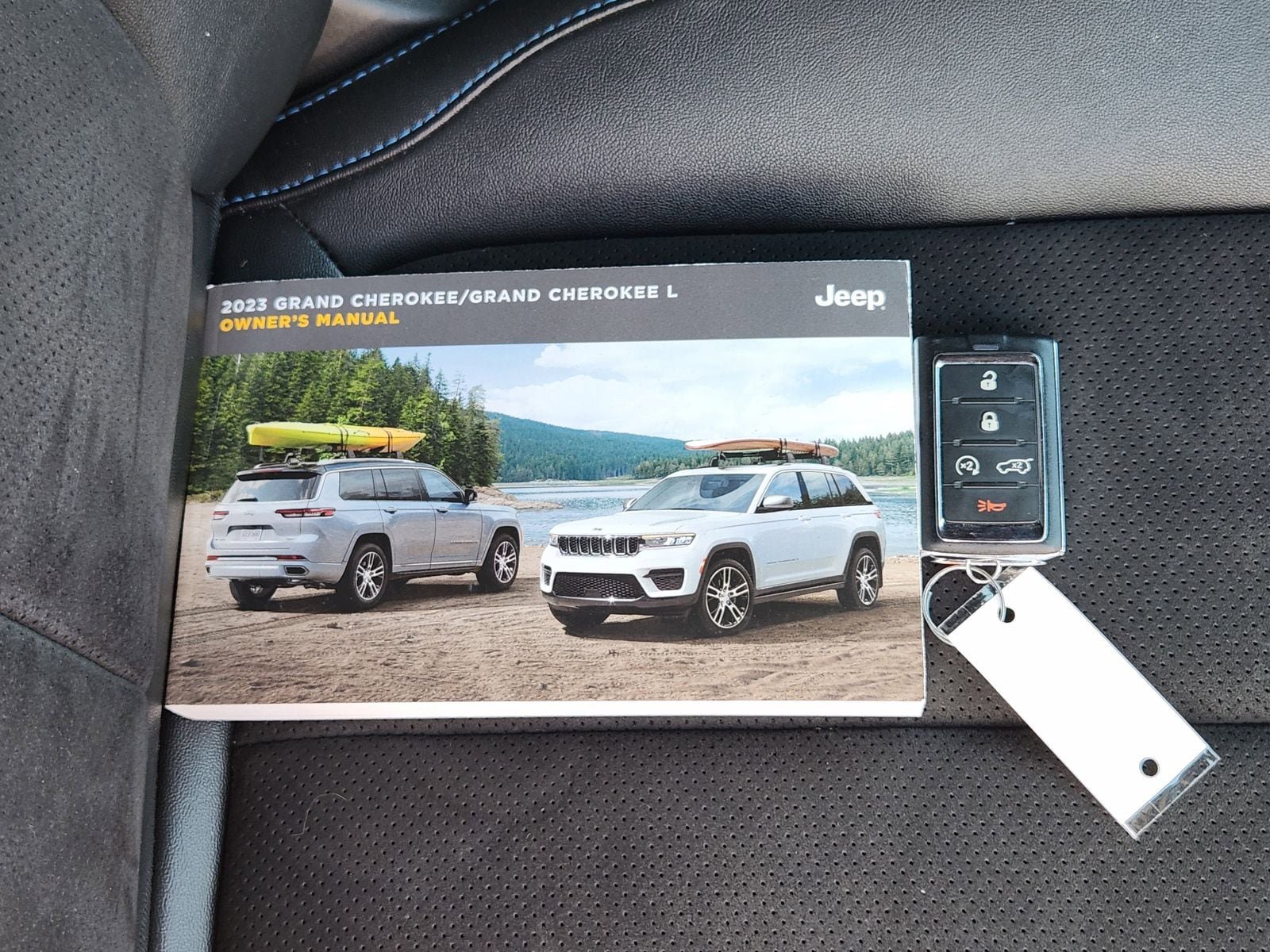 Used 2023 Jeep Grand Cherokee Trailhawk w/ Luxury Tech Group III AWD/4WD image 44