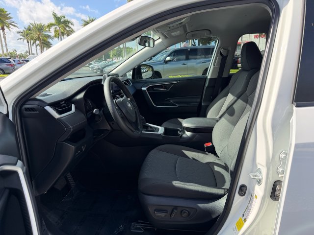 Used 2023 Toyota RAV4 XLE FWD image 10