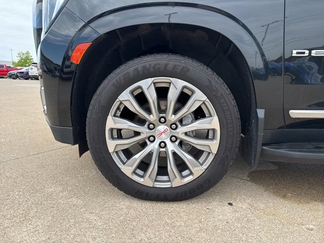 Used 2022 GMC Yukon XL Denali AWD/4WD image 12