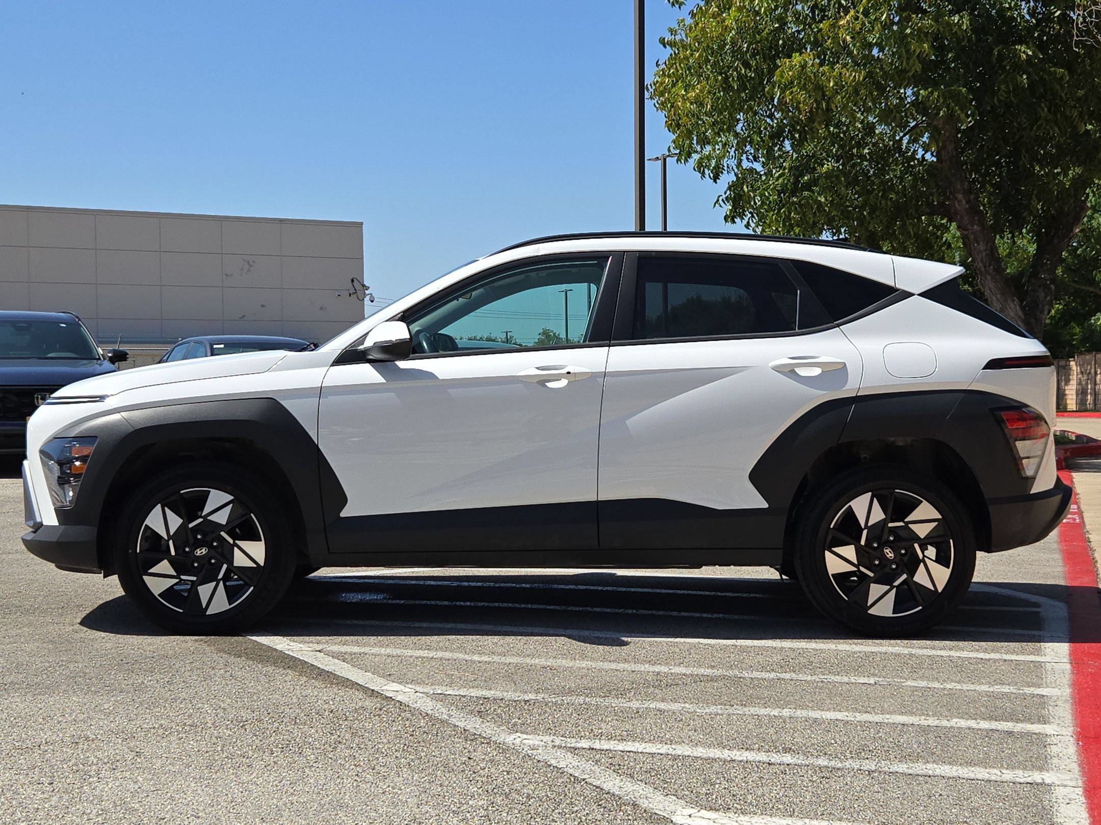 Used 2024 Hyundai Kona SEL AWD/4WD image 6