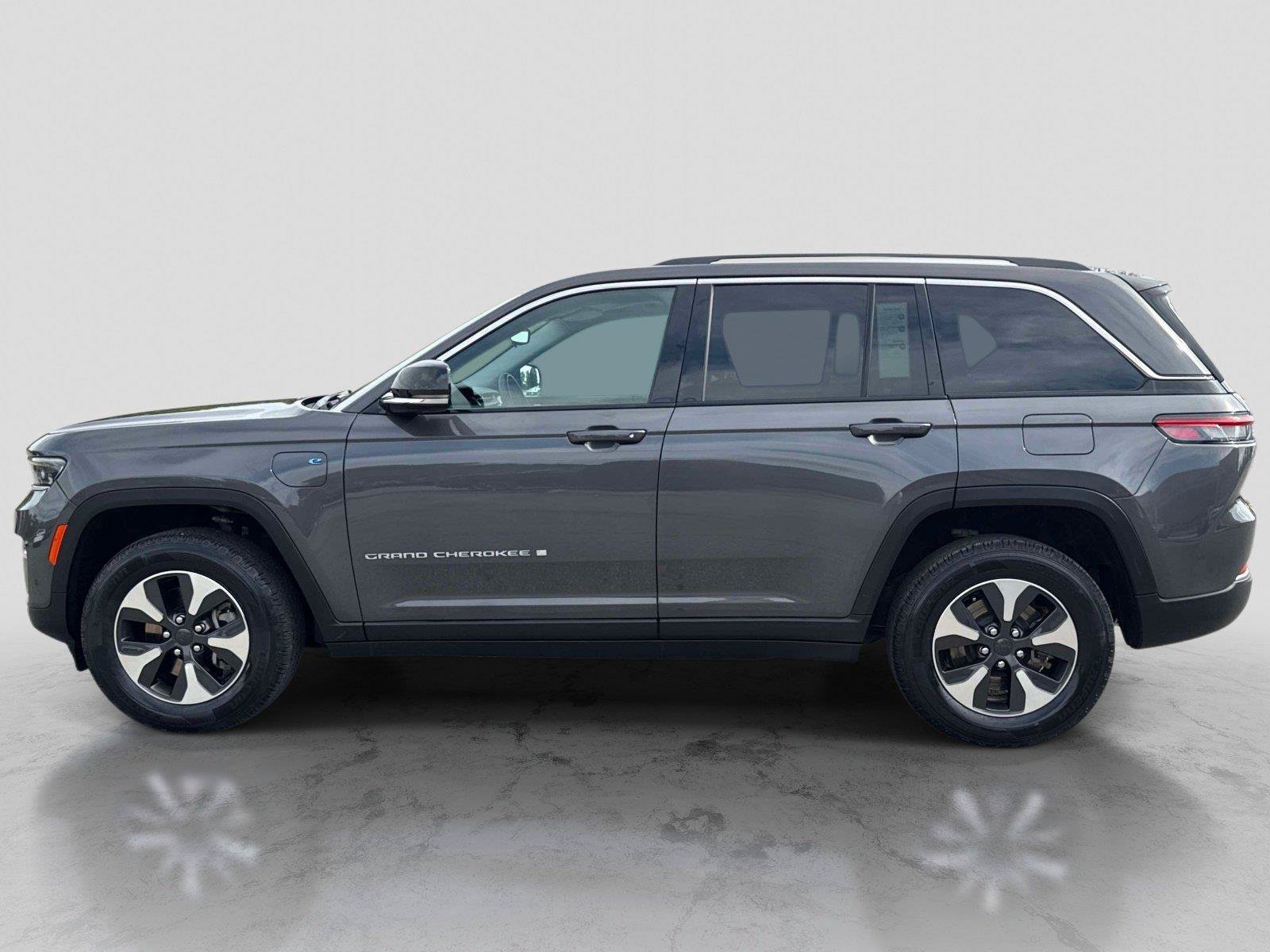 Used 2024 Jeep Grand Cherokee Limited 4xe AWD/4WD image 8