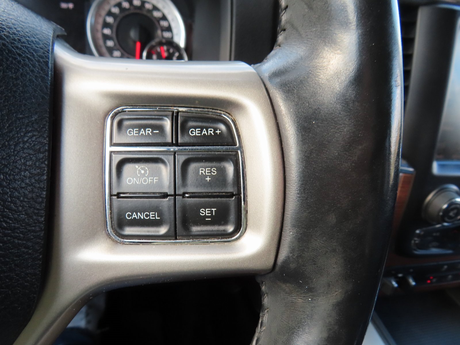 Used 2014 RAM 1500 Laramie w/ Convenience Group image 22