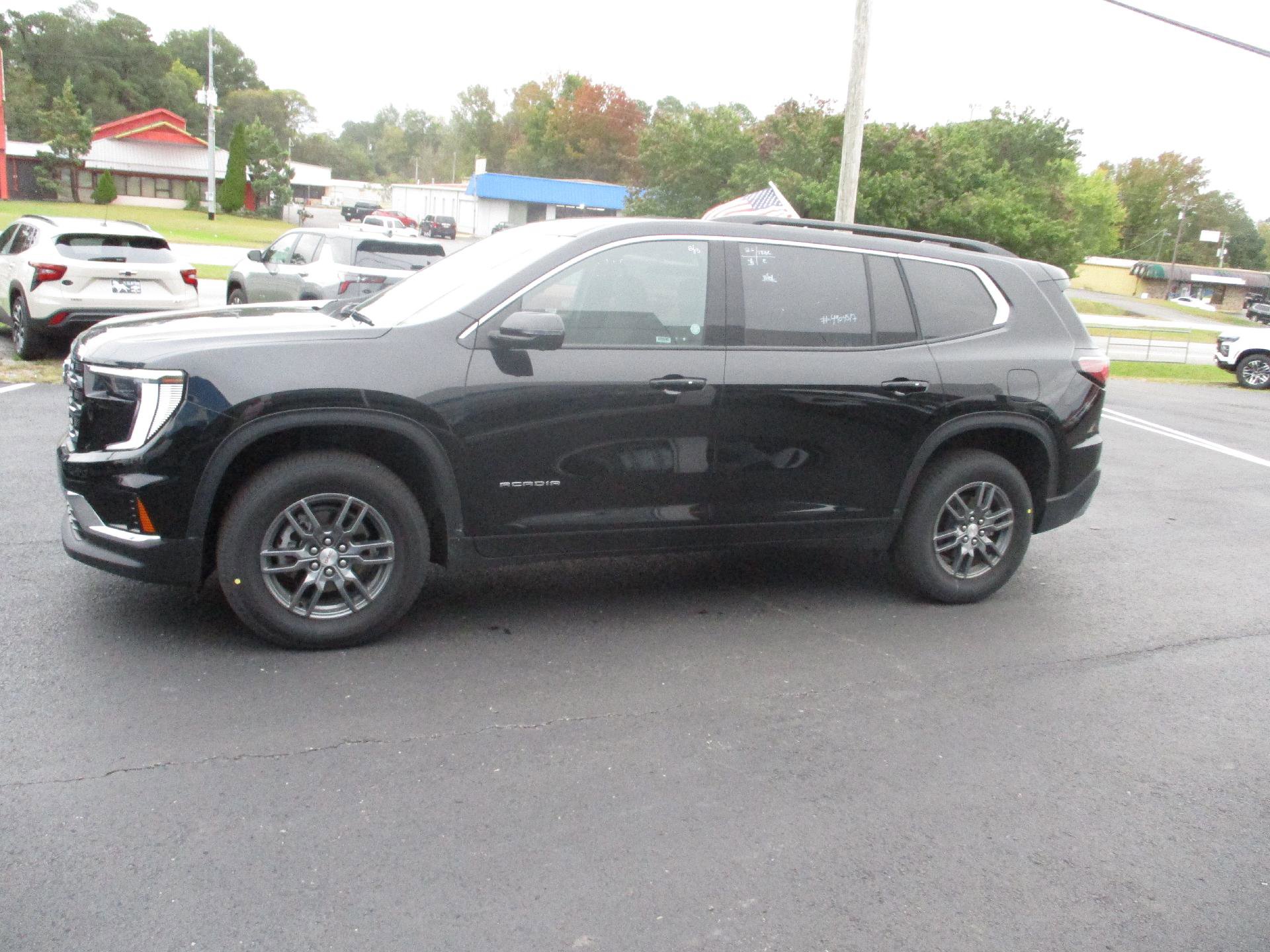 Used 2025 GMC Acadia Elevation image 6