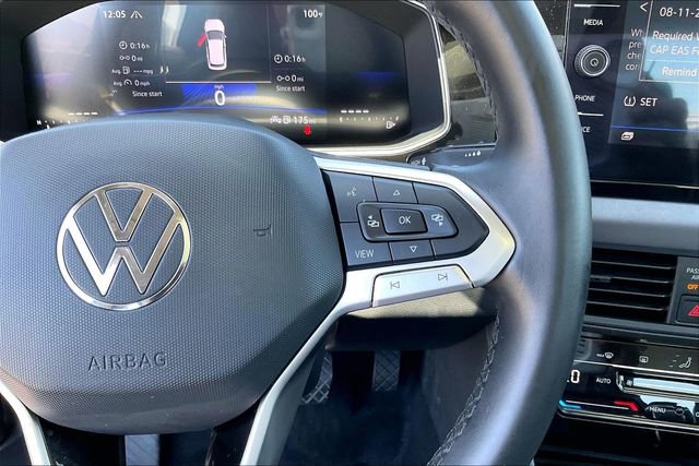 Used 2025 Volkswagen Jetta SE FWD image 19