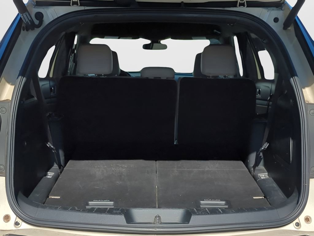 Used 2018 Ford Explorer XLT w/ Equipment Group 202A image 13