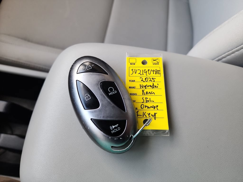 Used 2025 Hyundai Kona SEL AWD/4WD image 40