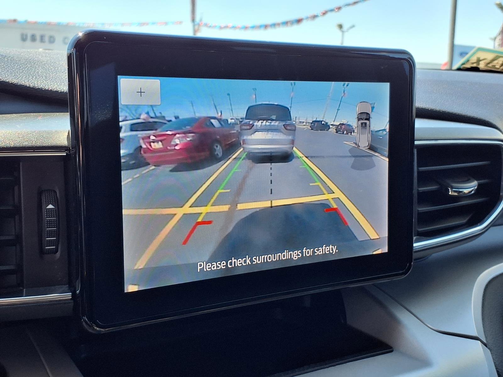 Used 2024 Ford Explorer XLT w/ Equipment Group 202A AWD/4WD image 9