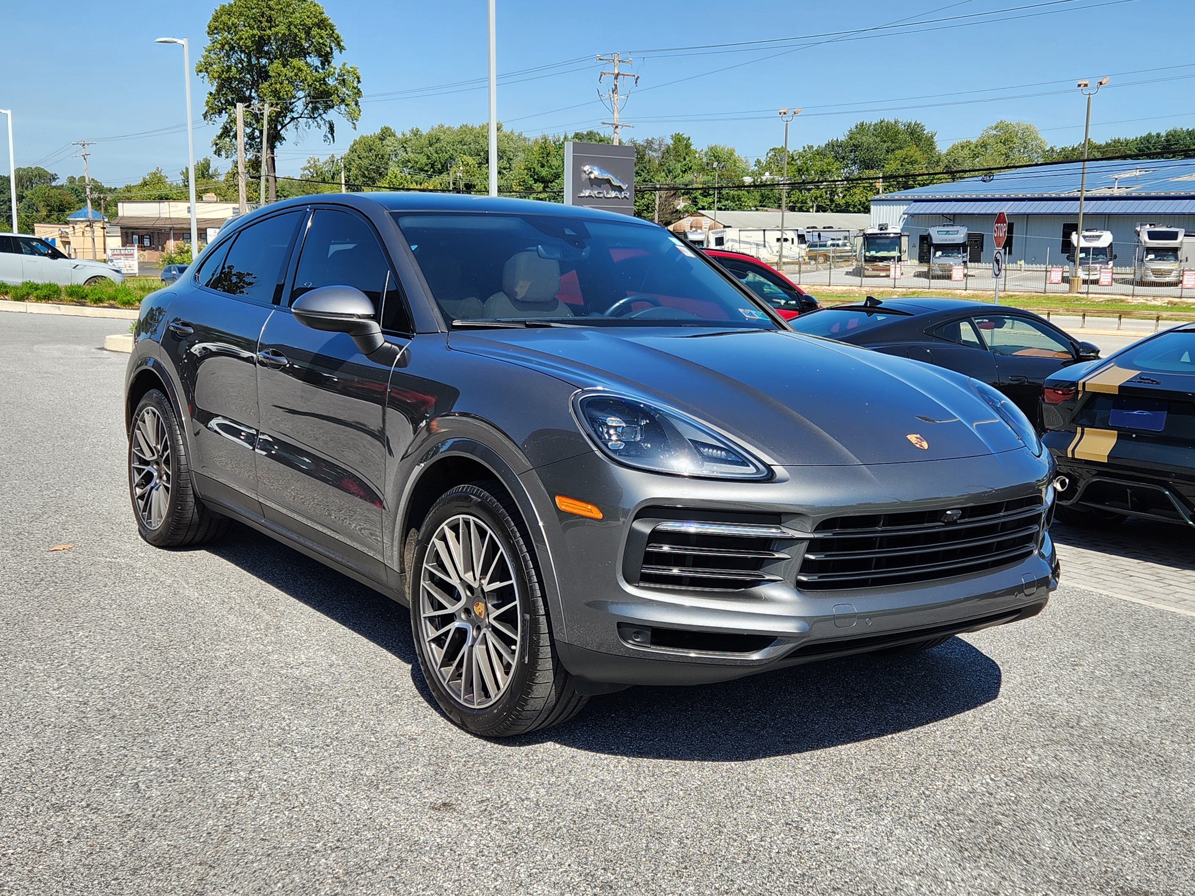 Used 2021 Porsche Cayenne Coupe AWD/4WD image 2